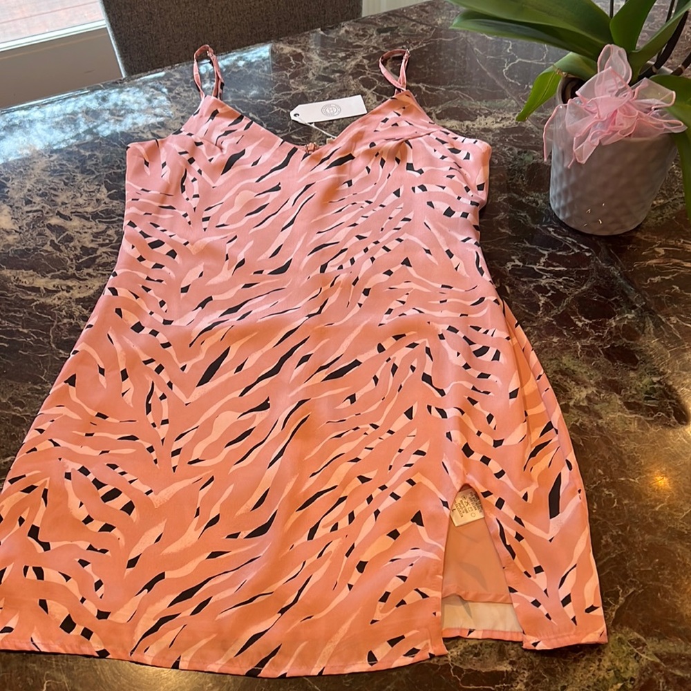 Storia blush pink dress size L NWT